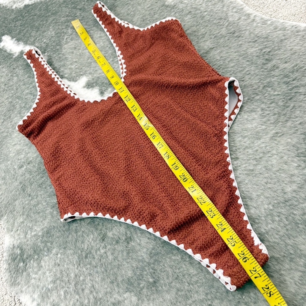 NWT Boohoo Crinkle Contrast Edge Plunge Swimsuit - Picture 9 of 10